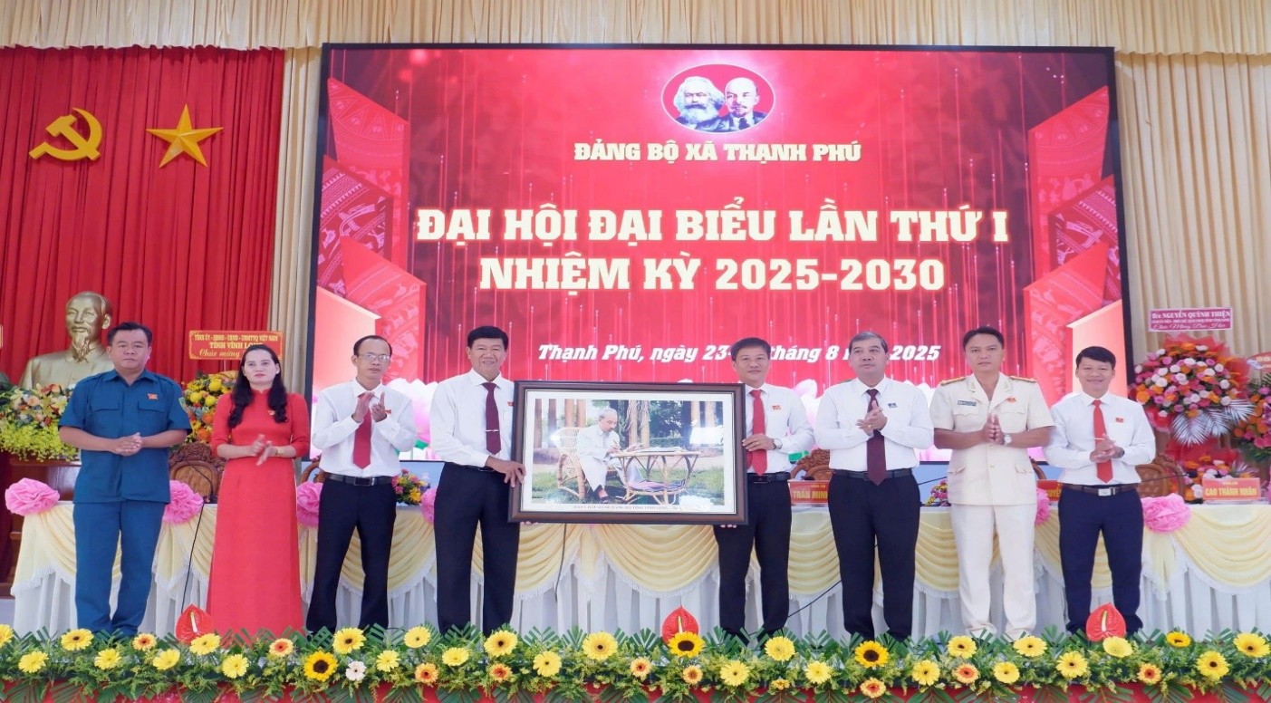 Thạnh Phú quyết tâm thực hiện thắng lợi các mục tiêu, nhiệm vụ năm 2026 tạo tiền đề cho giai đoạn phát triển mới! 