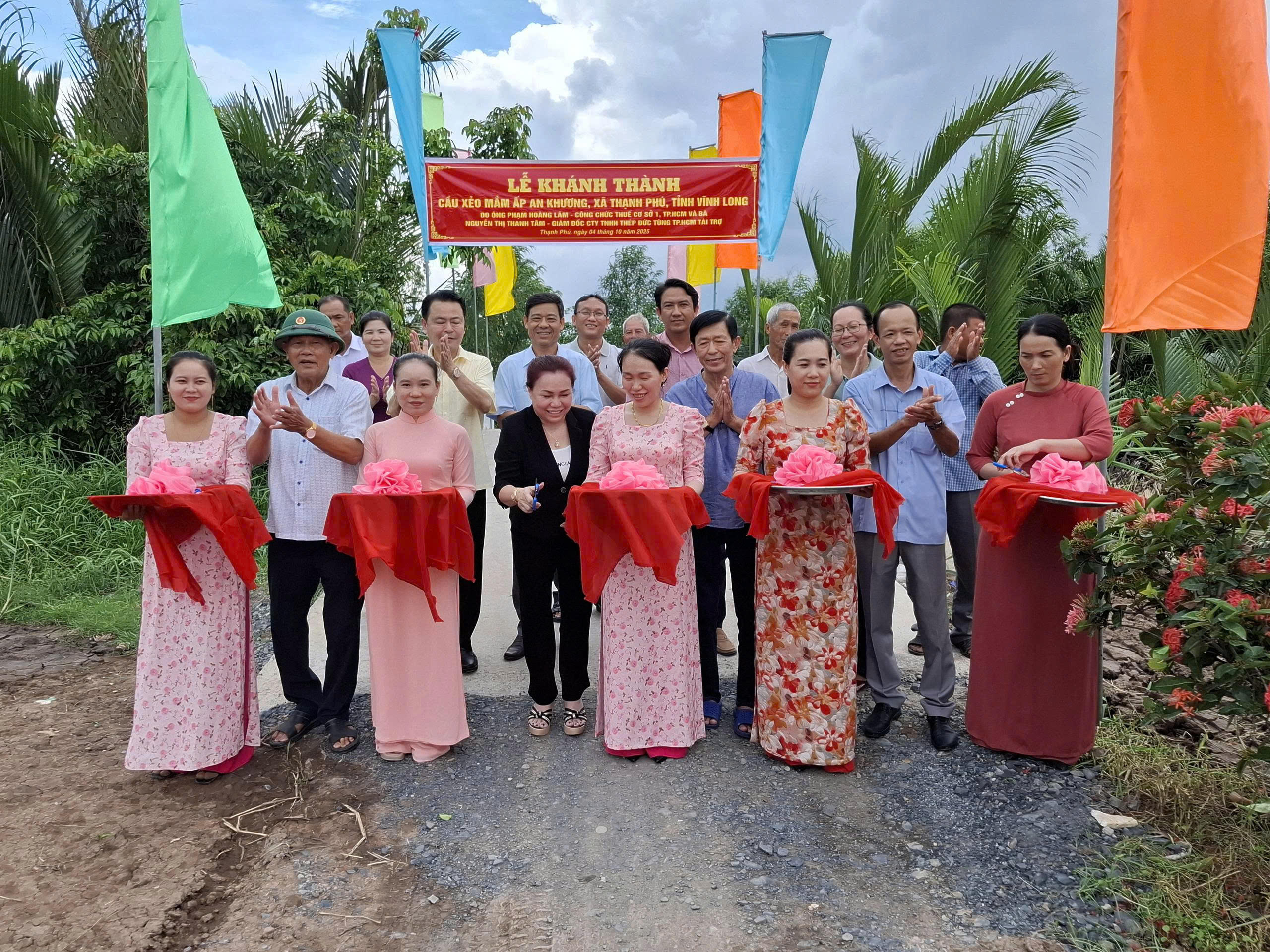 Xã Thạnh Phú tổ chức Lễ khánh thành cầu Xẻo Mắm, ấp An Khương, xã Thạnh Phú, tỉnh Vĩnh Long